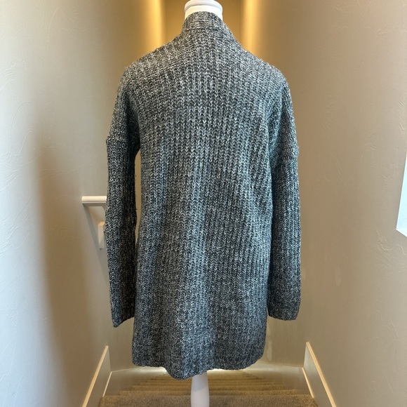 Abercrombie & Fitch Women's Gray Wool Blend Button Cardigan Sweater Sz XS/S - Picture 2 of 5